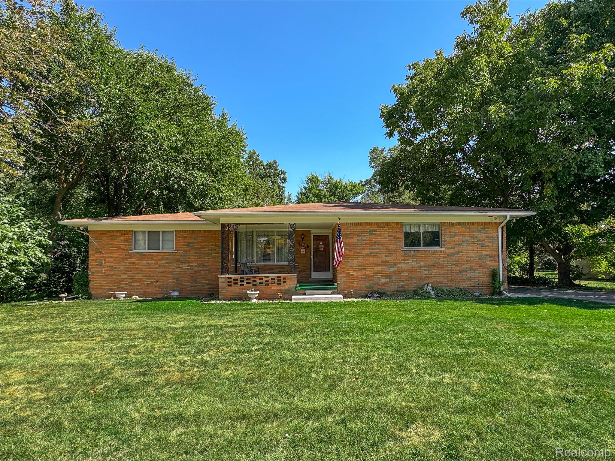 28570 Norwood Avenue