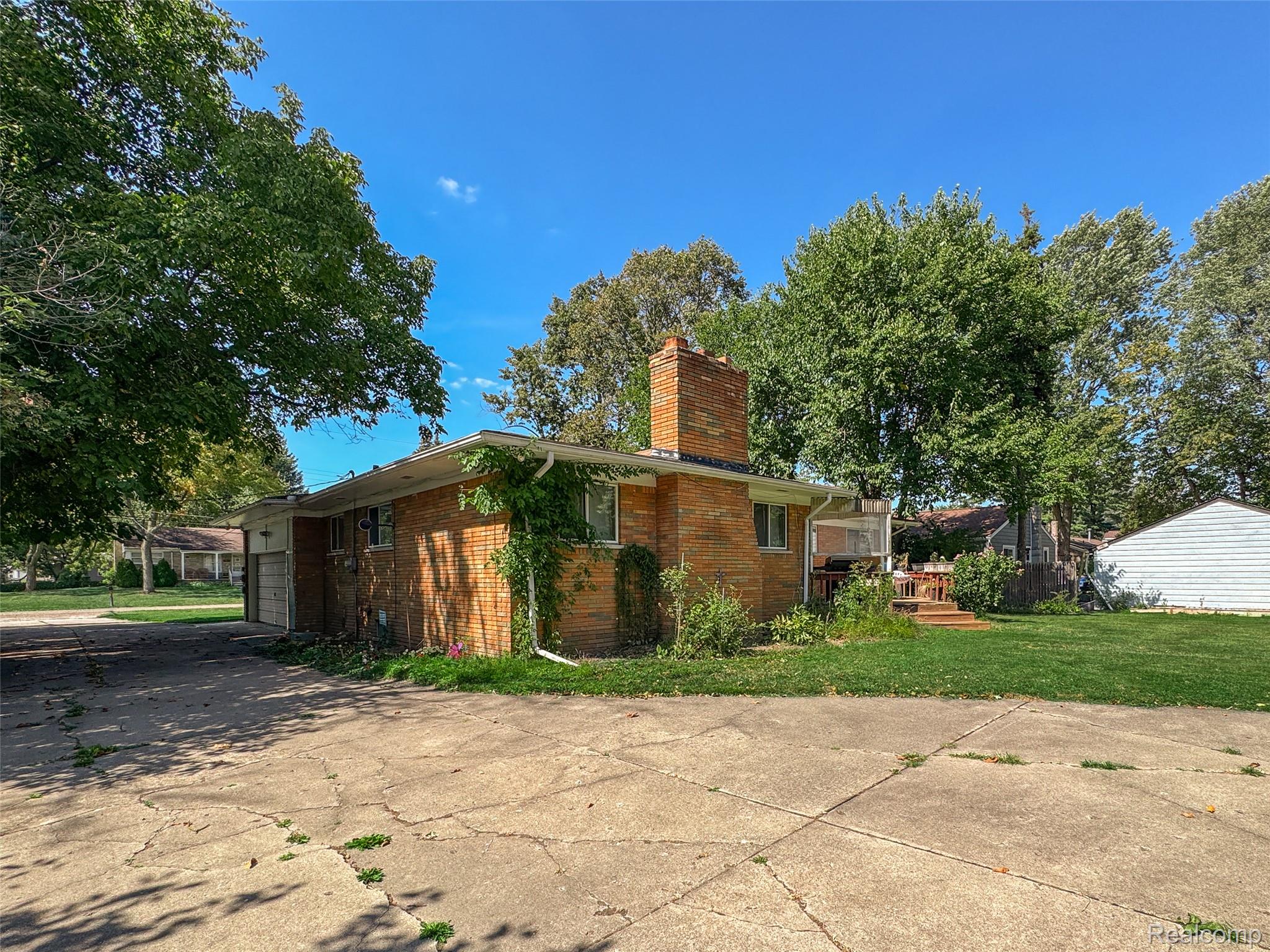 28570 Norwood Avenue