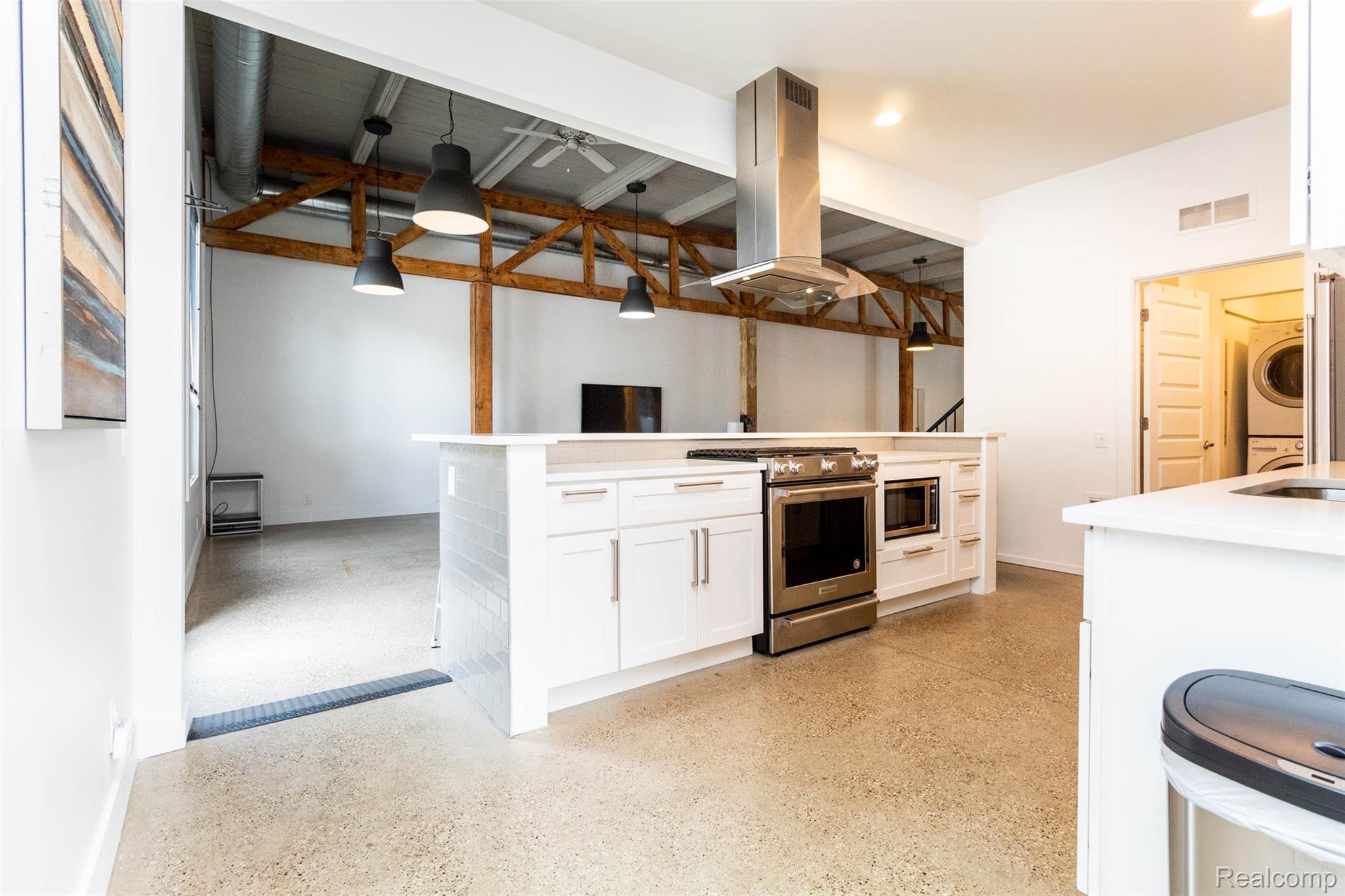 1300 Batavia Avenue 1