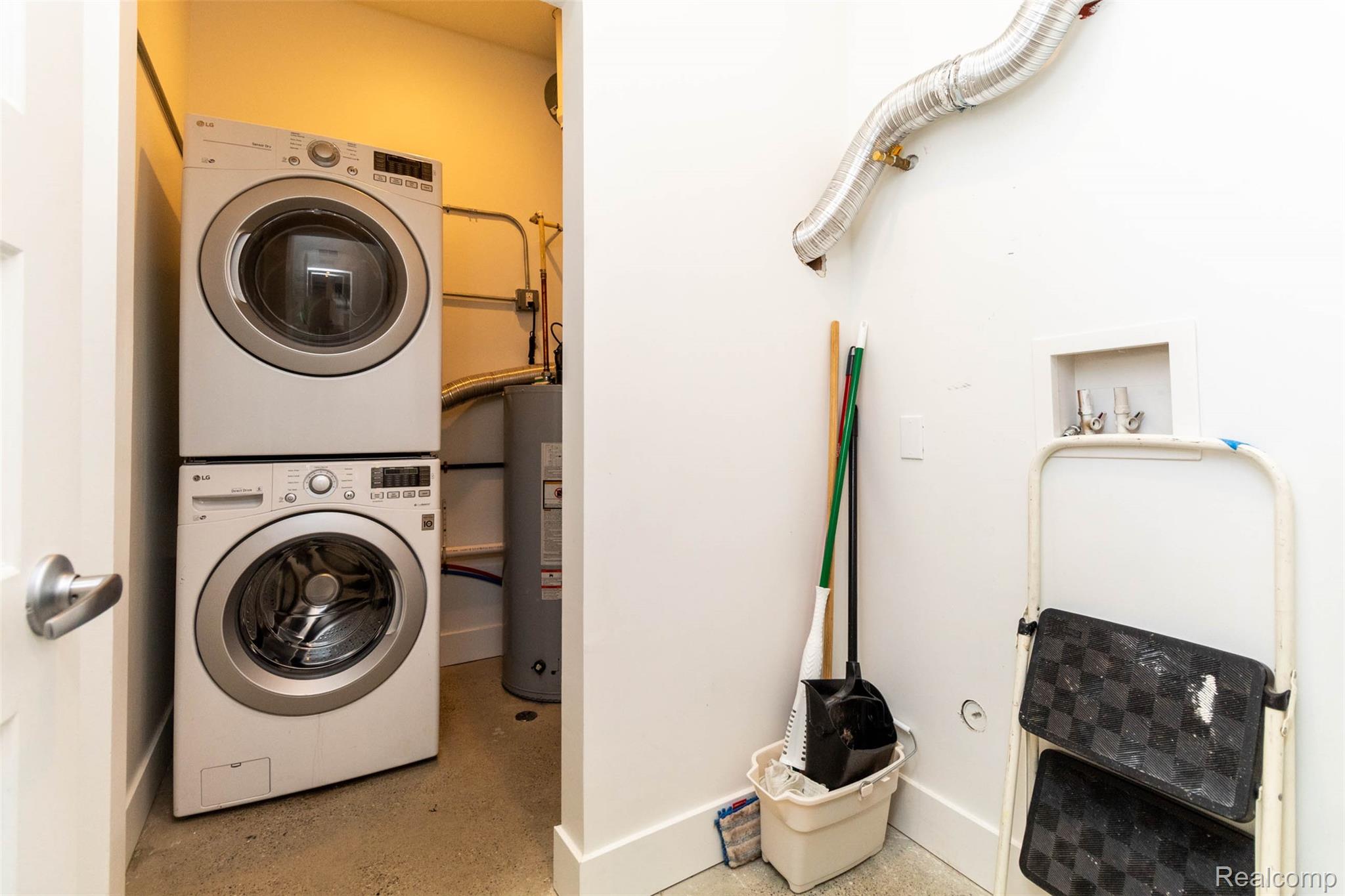 1300 Batavia Avenue 1