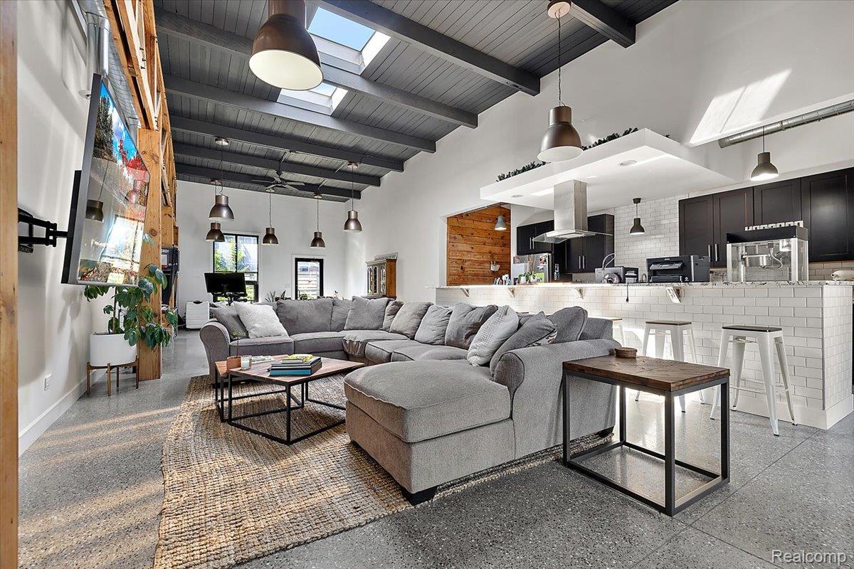 1300 Batavia Avenue 2