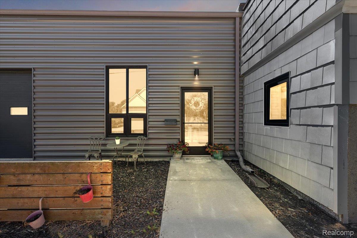 1300 Batavia Avenue 2