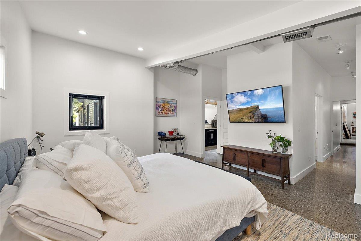 1300 Batavia Avenue 2