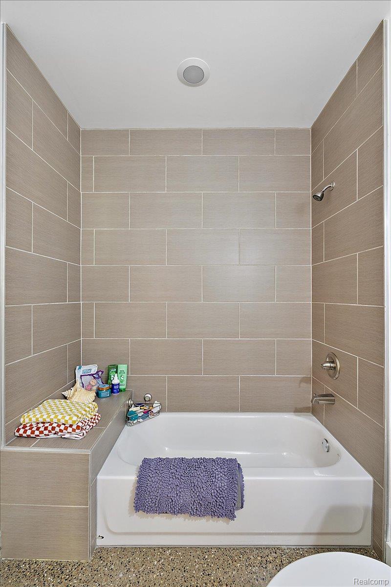 1300 Batavia Avenue 2