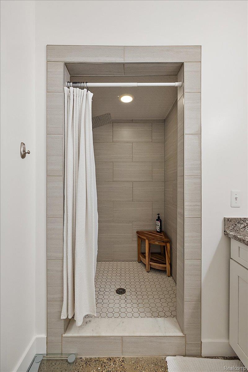 1300 Batavia Avenue 2