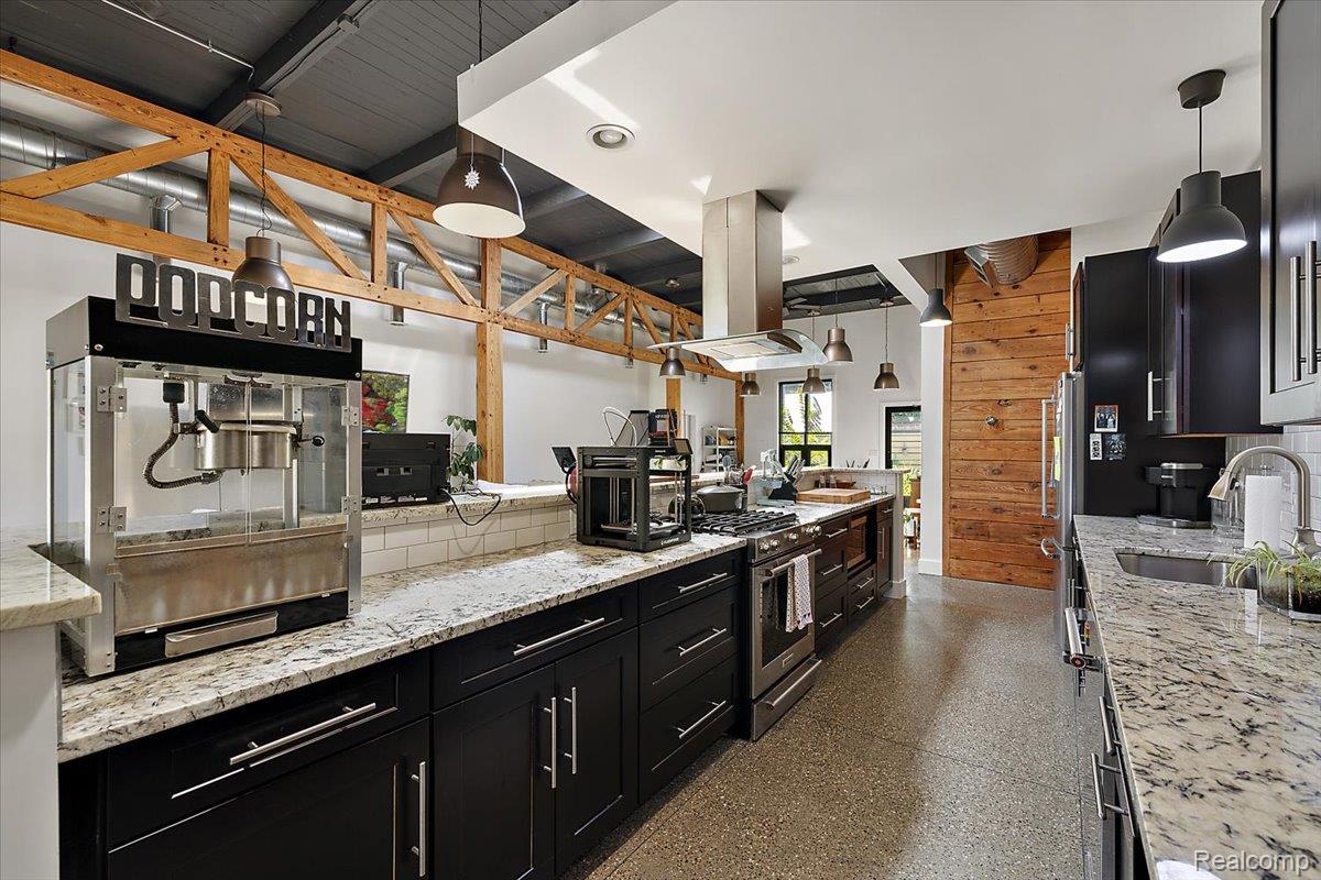 1300 Batavia Avenue 2