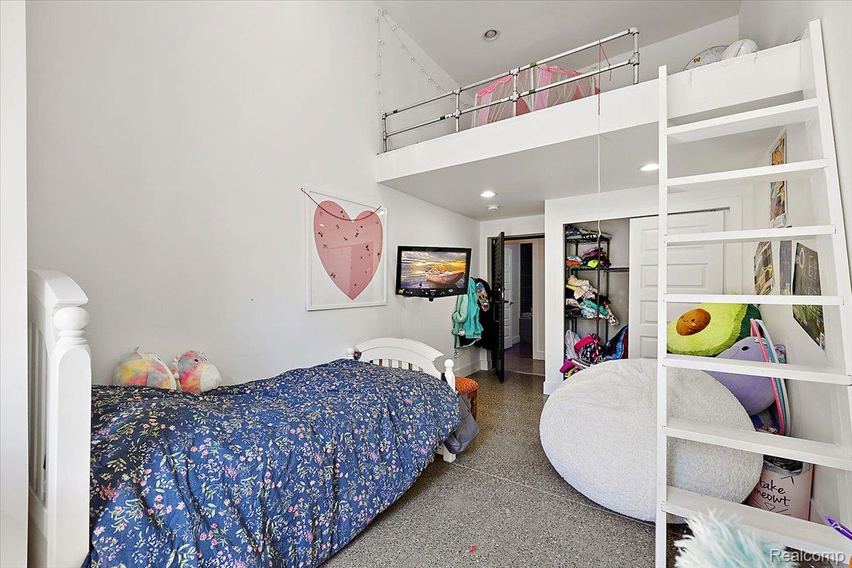 1300 Batavia Avenue 2