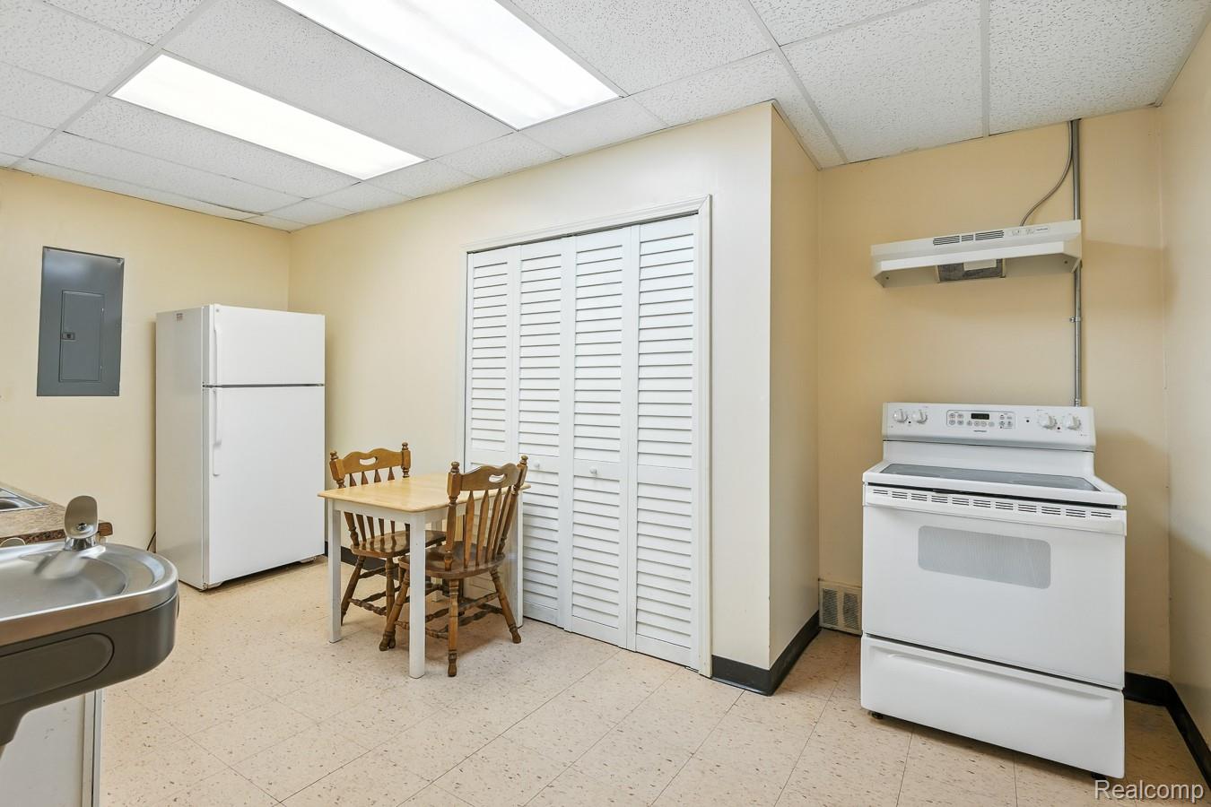 19042 W McNichols Road