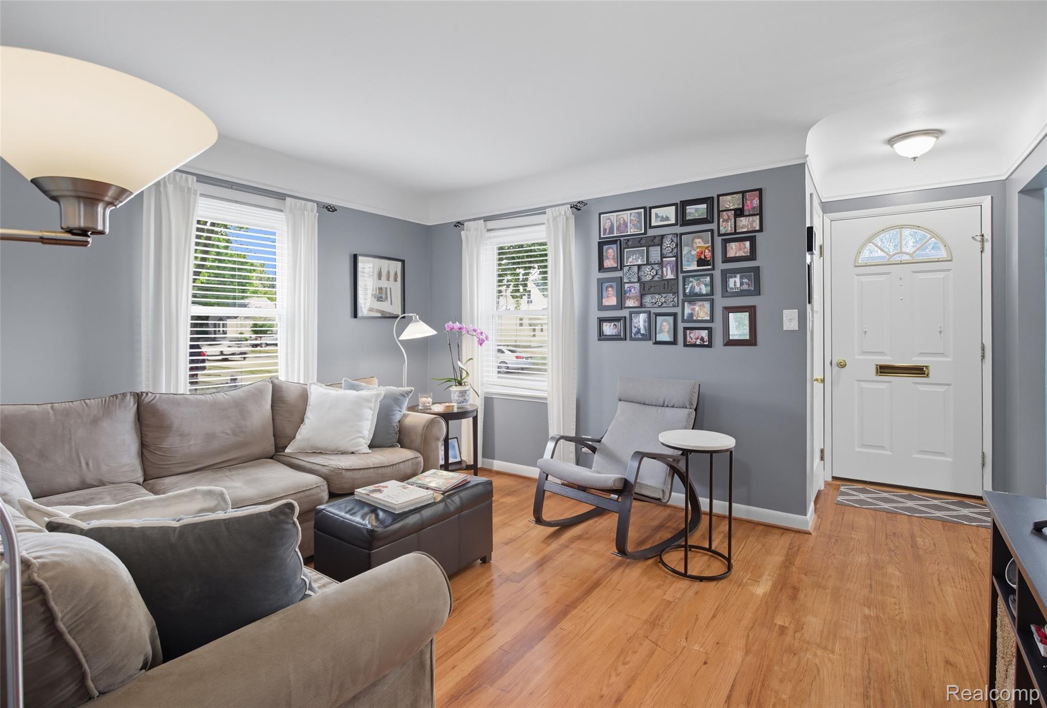 4176 Cummings Avenue