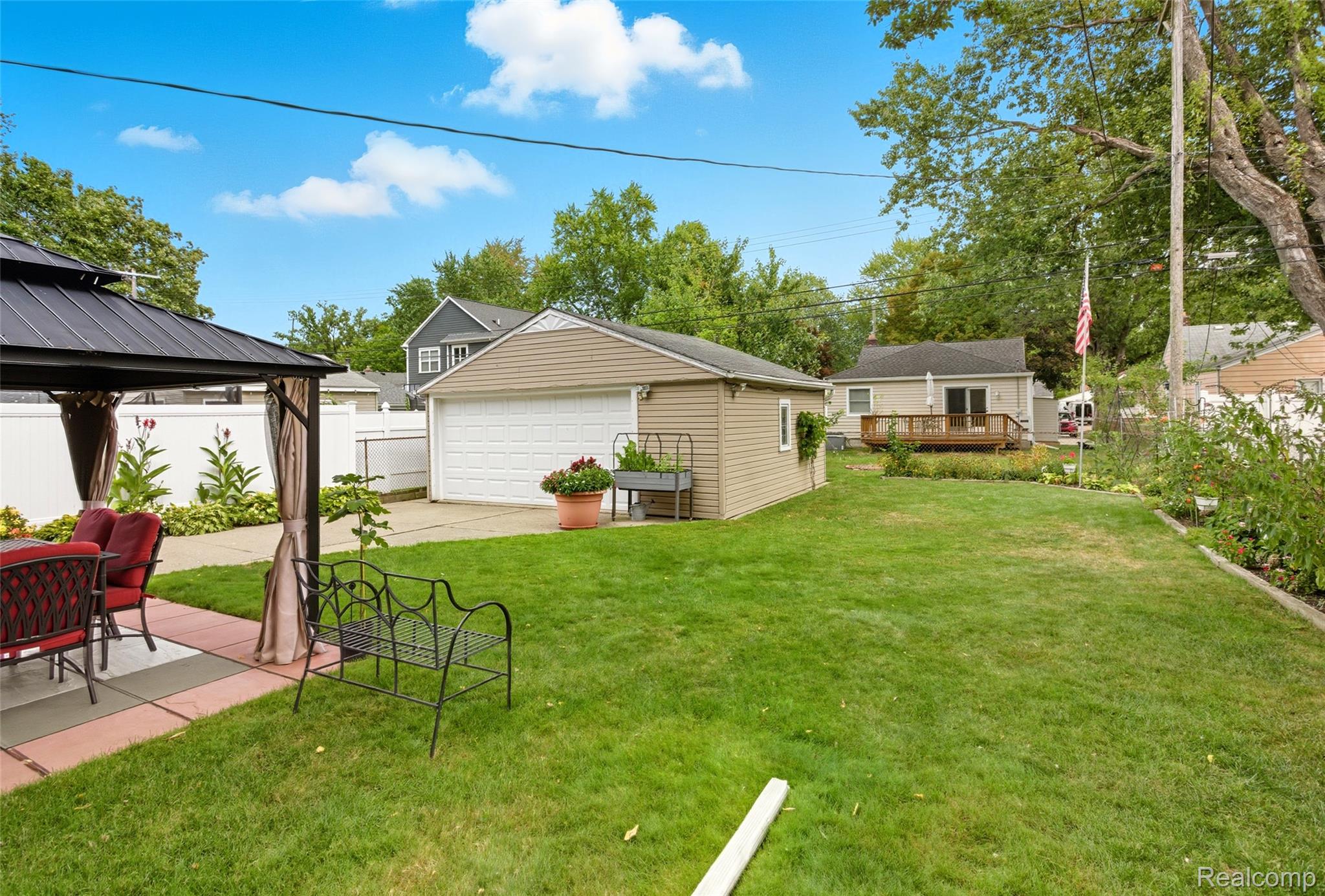 4176 Cummings Avenue