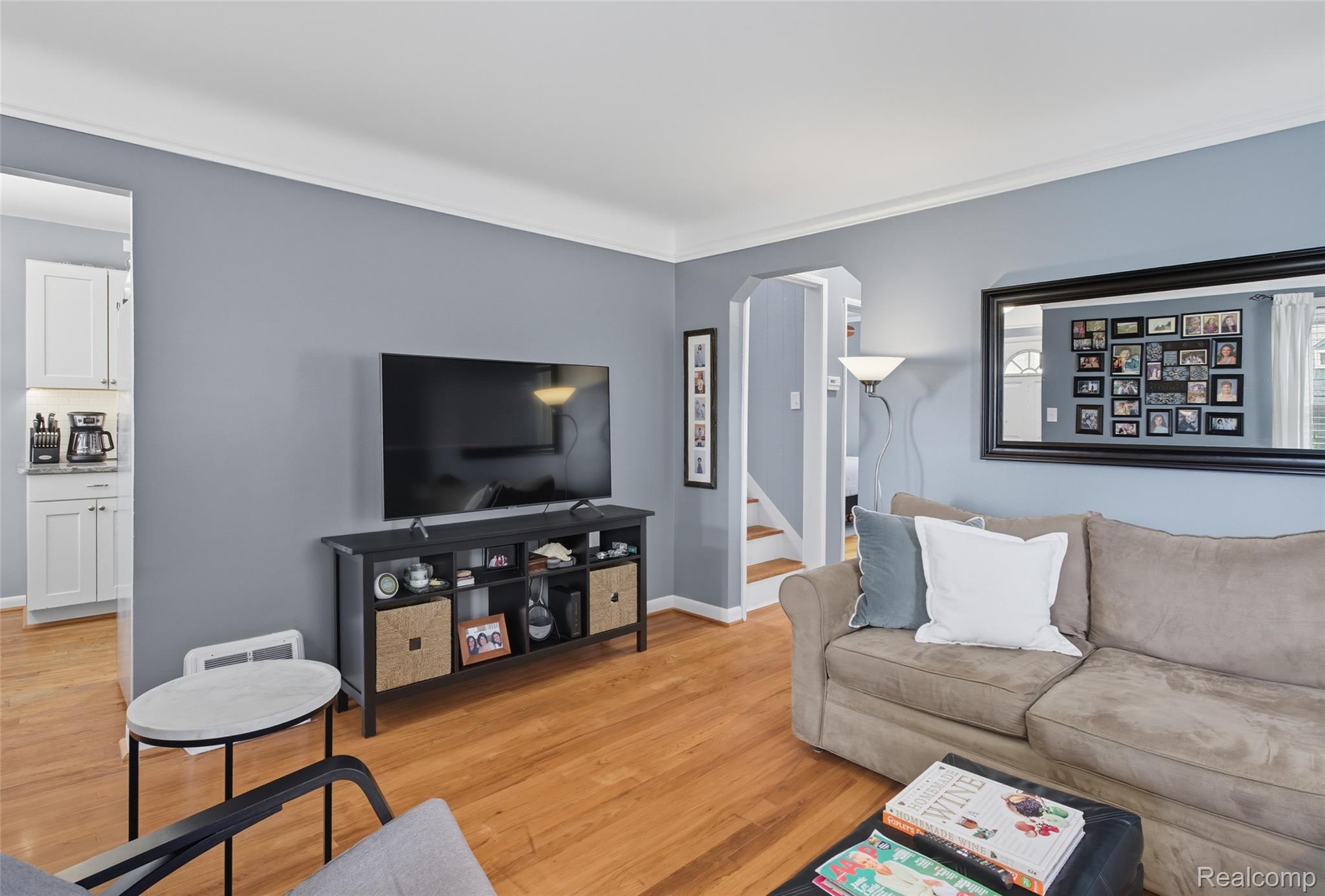 4176 Cummings Avenue