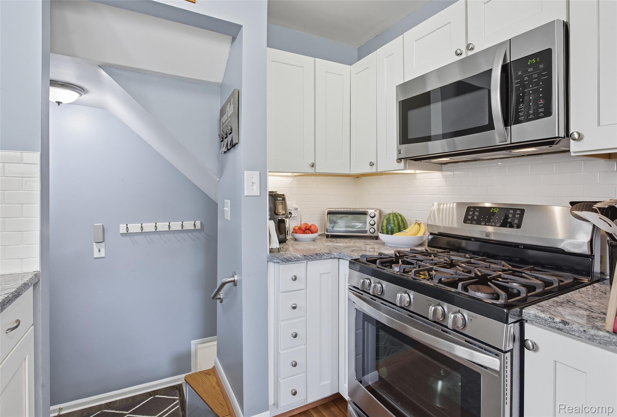 4176 Cummings Avenue