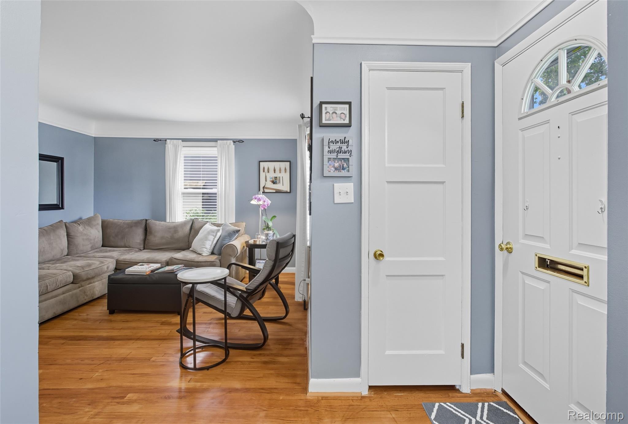 4176 Cummings Avenue