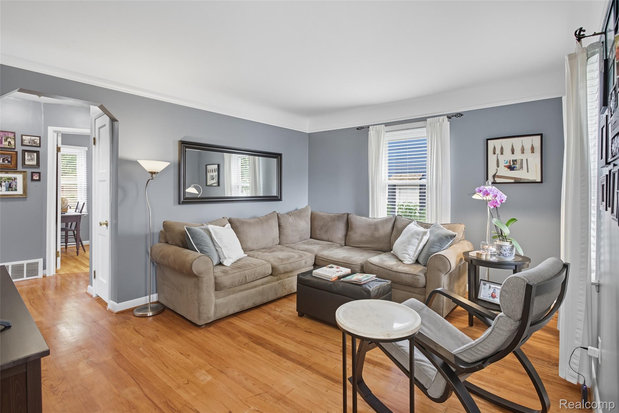 4176 Cummings Avenue