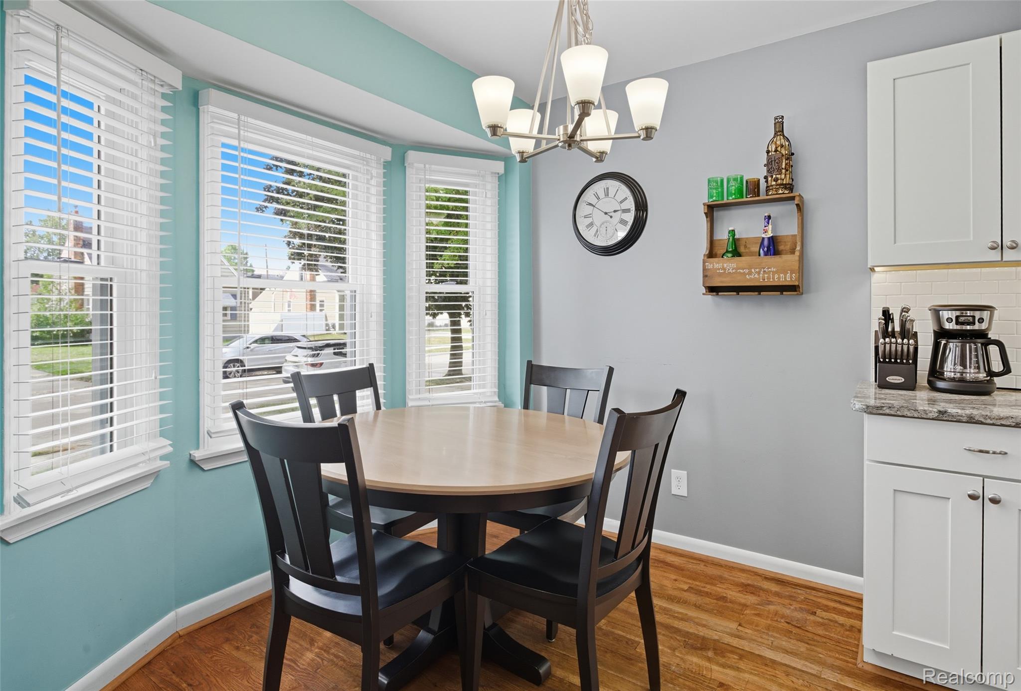 4176 Cummings Avenue