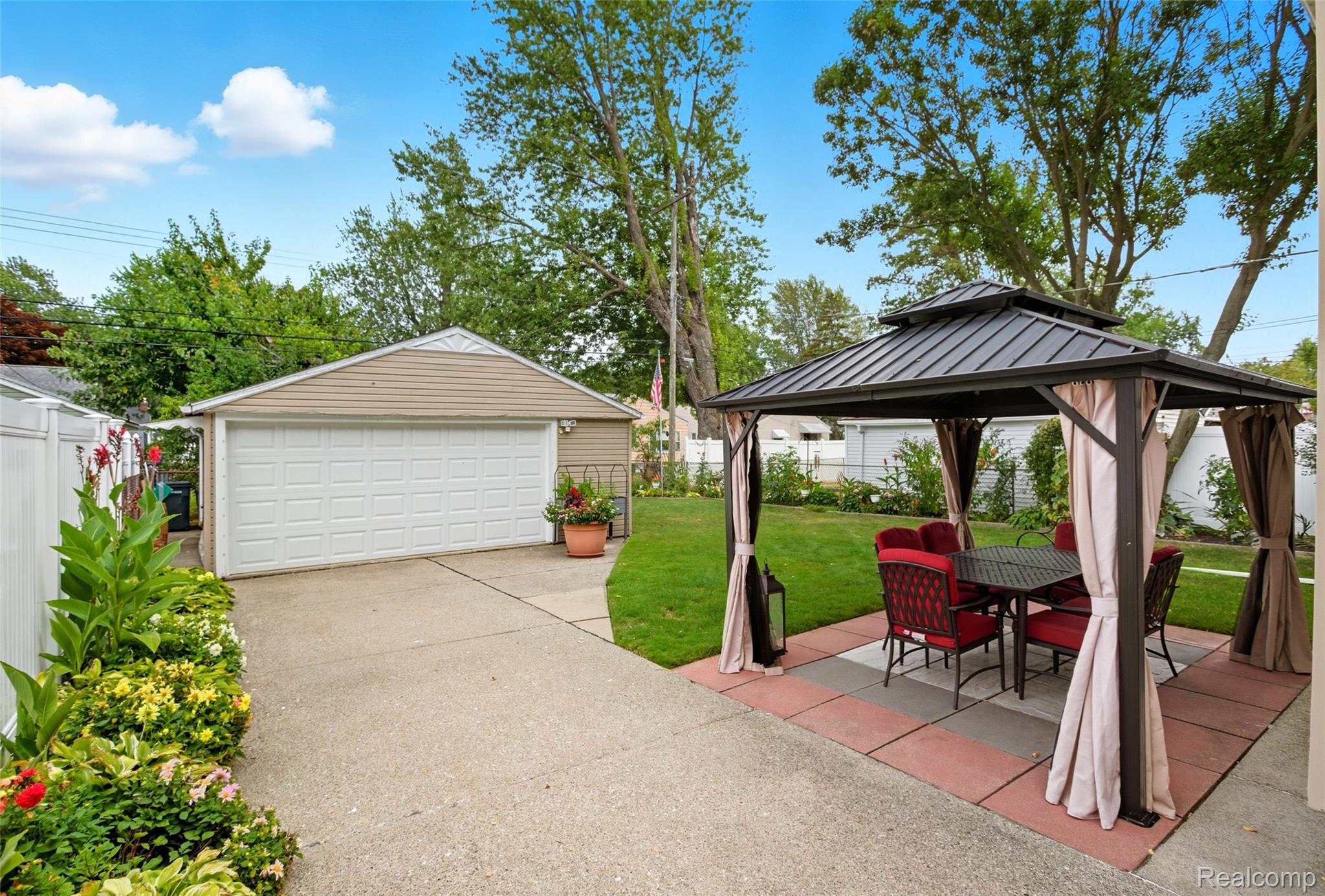 4176 Cummings Avenue