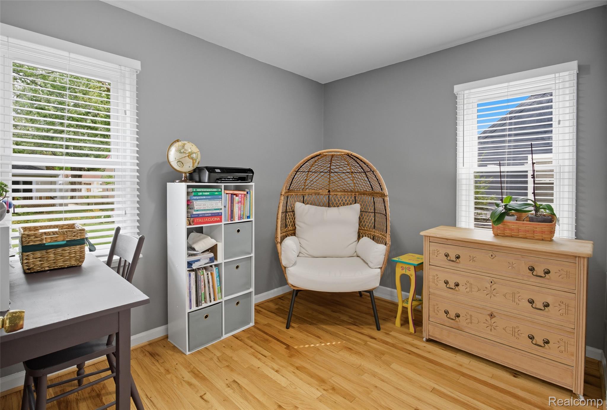 4176 Cummings Avenue