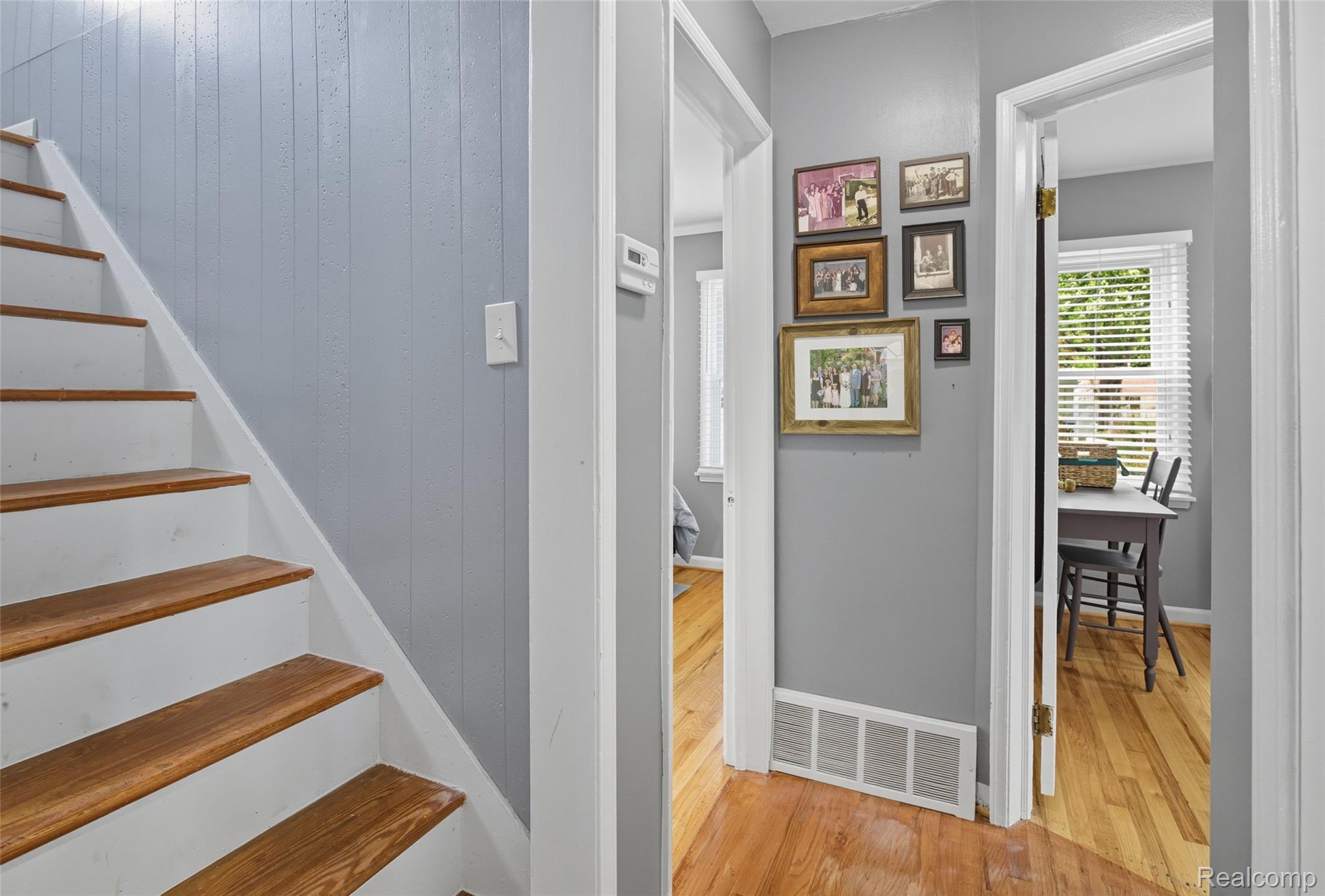 4176 Cummings Avenue