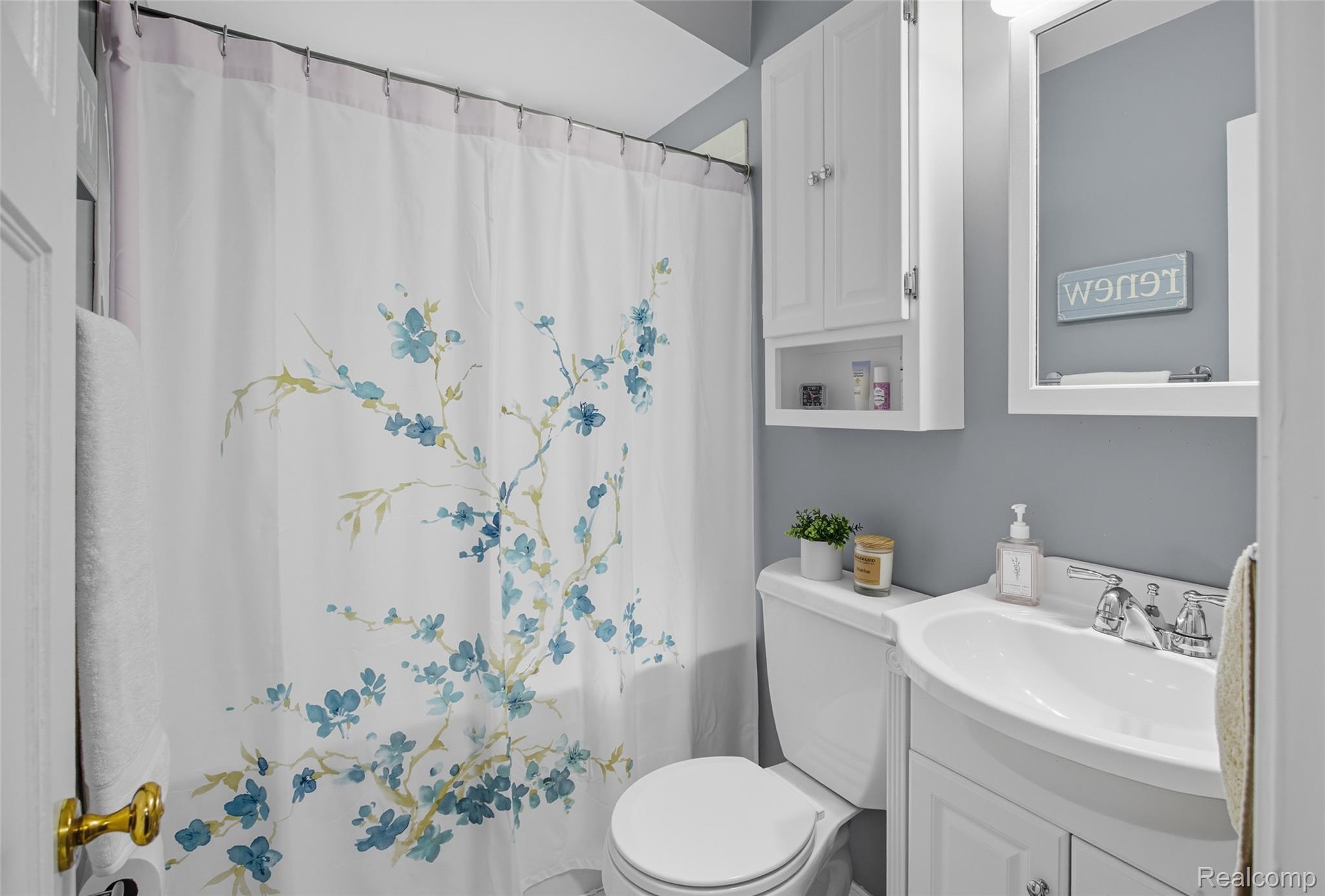 4176 Cummings Avenue