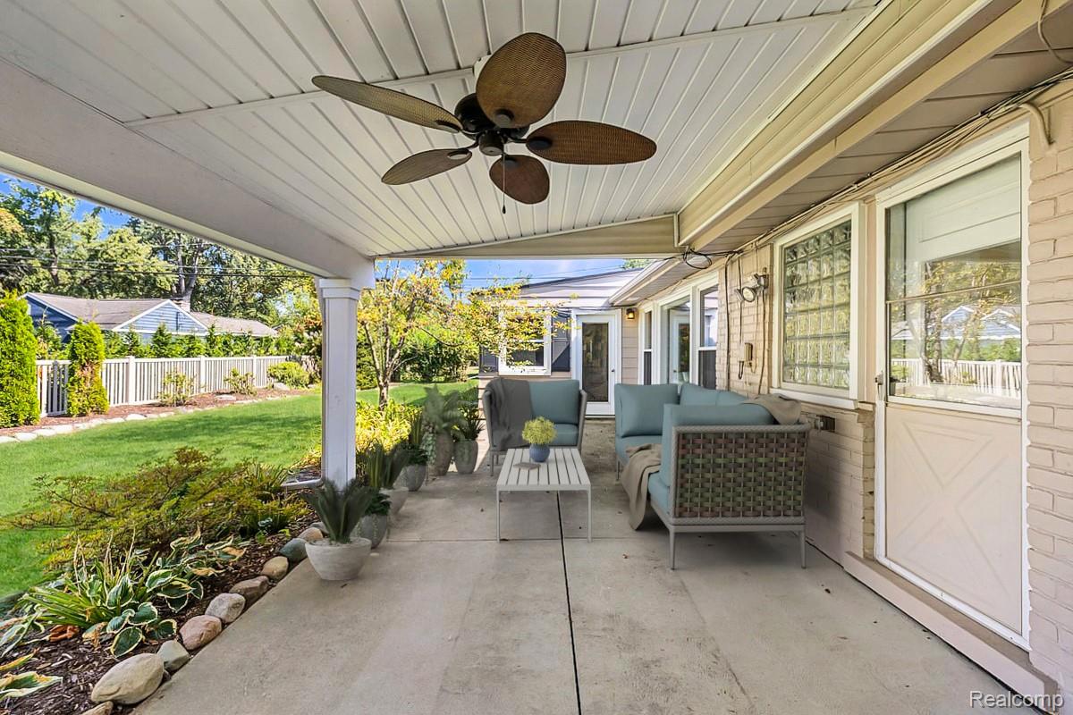 16276 Amherst Avenue S