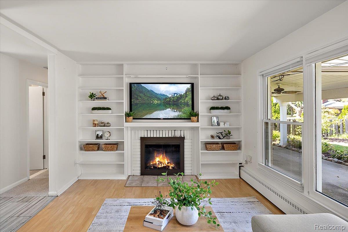 16276 Amherst Avenue S