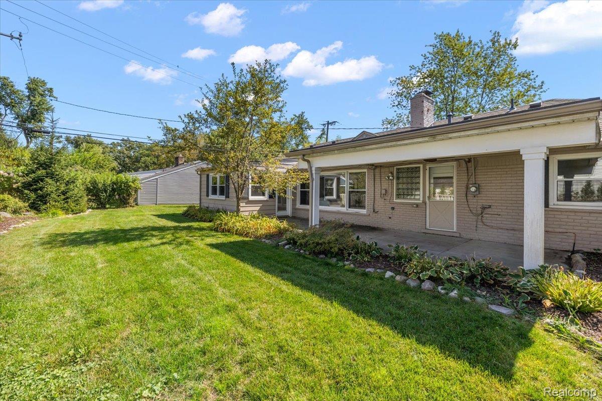 16276 Amherst Avenue S