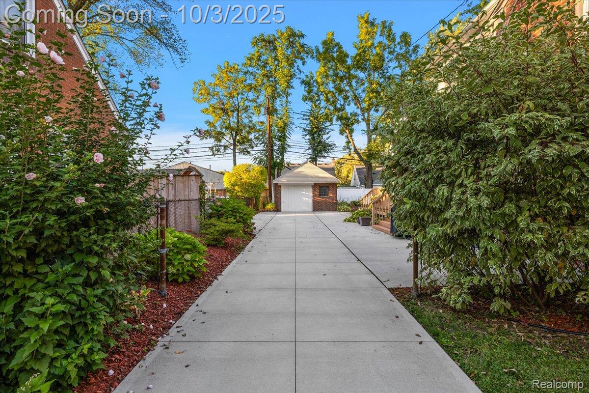 13154 Kingston Avenue