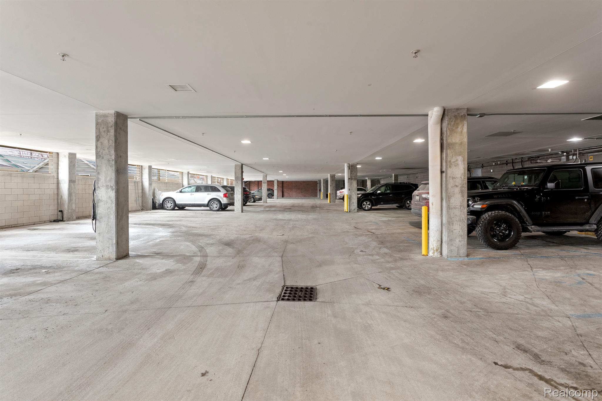 211 E 9 Mile Road 207