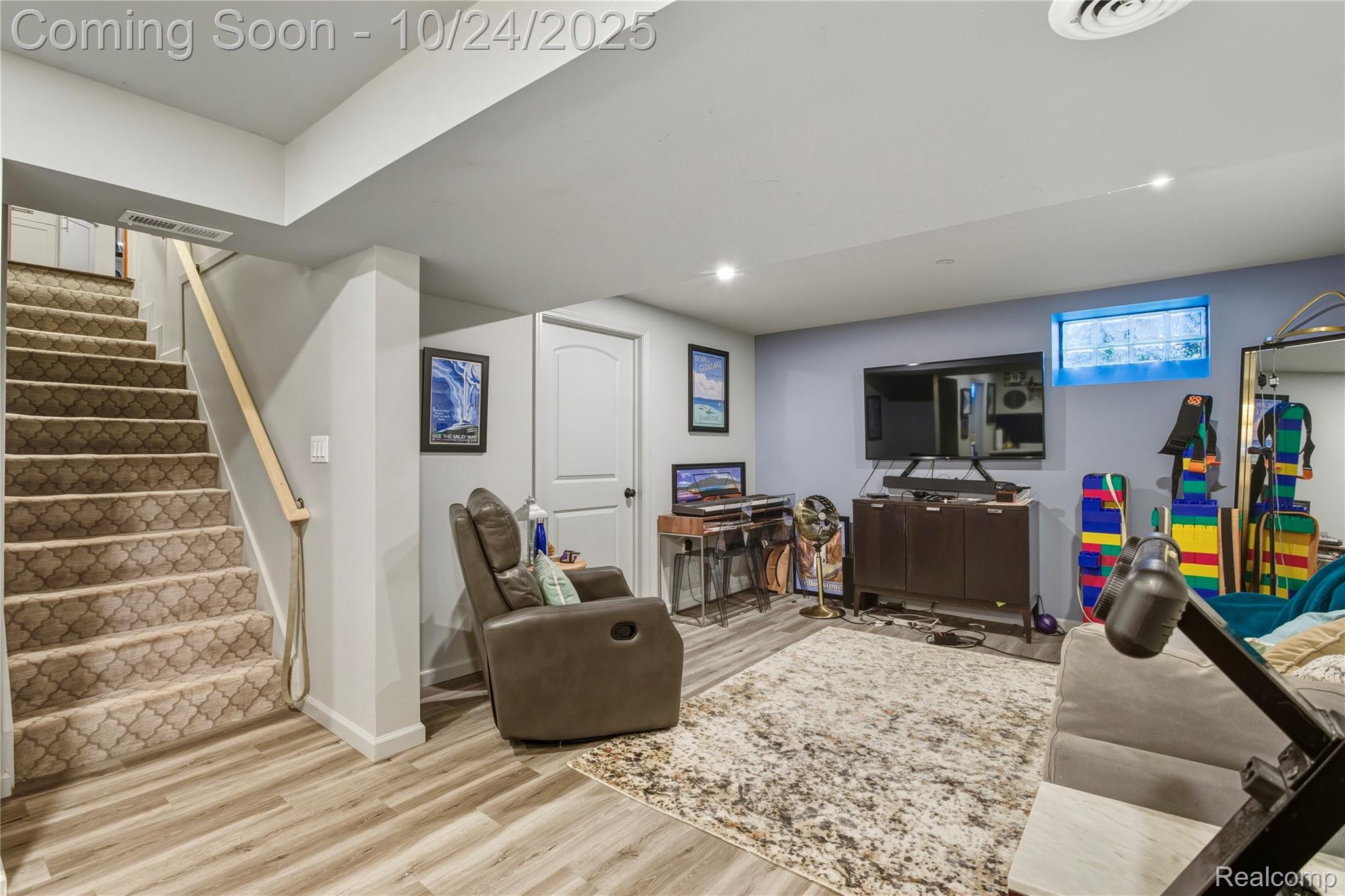 8094 Huntington Road