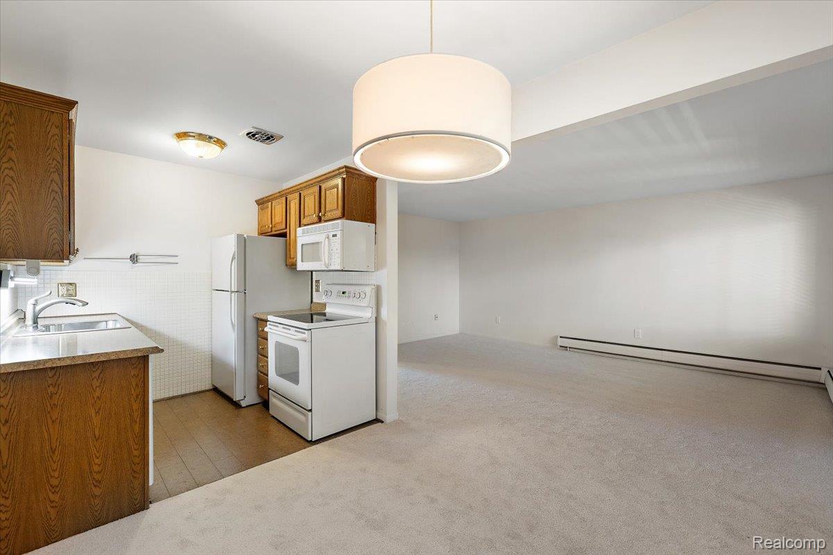 2915 W 13 Mile Road 407