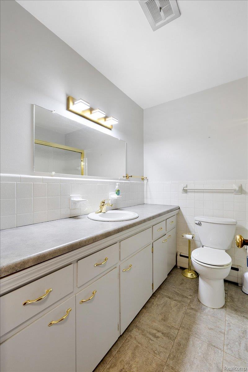 2915 W 13 Mile Road 407