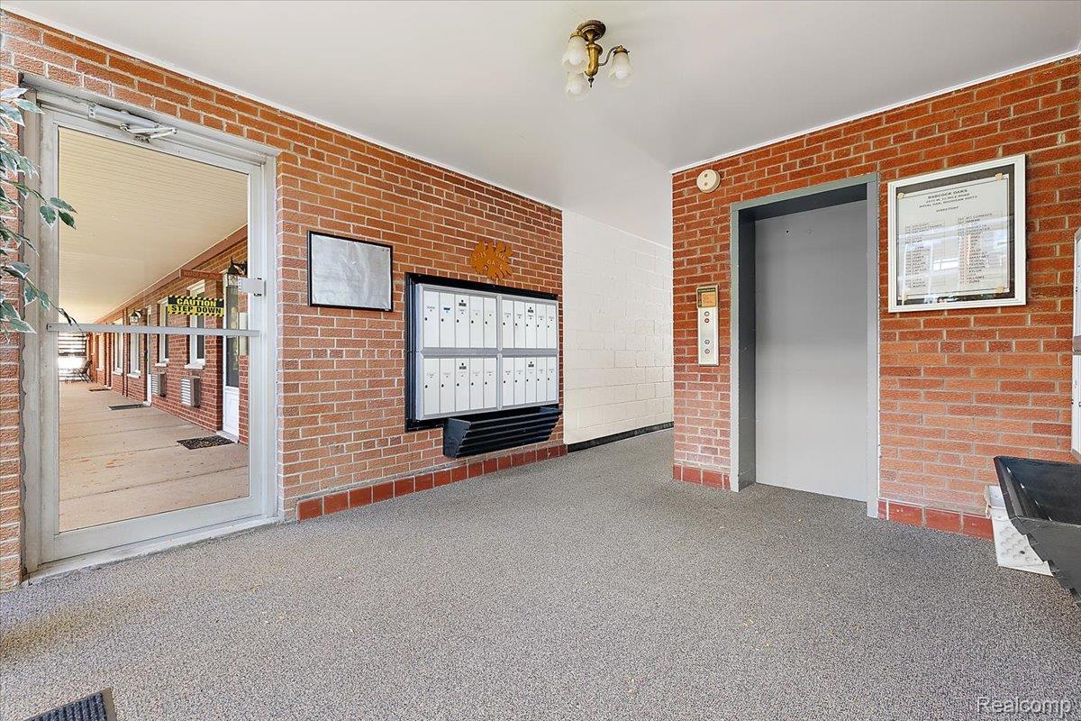 2915 W 13 Mile Road 407