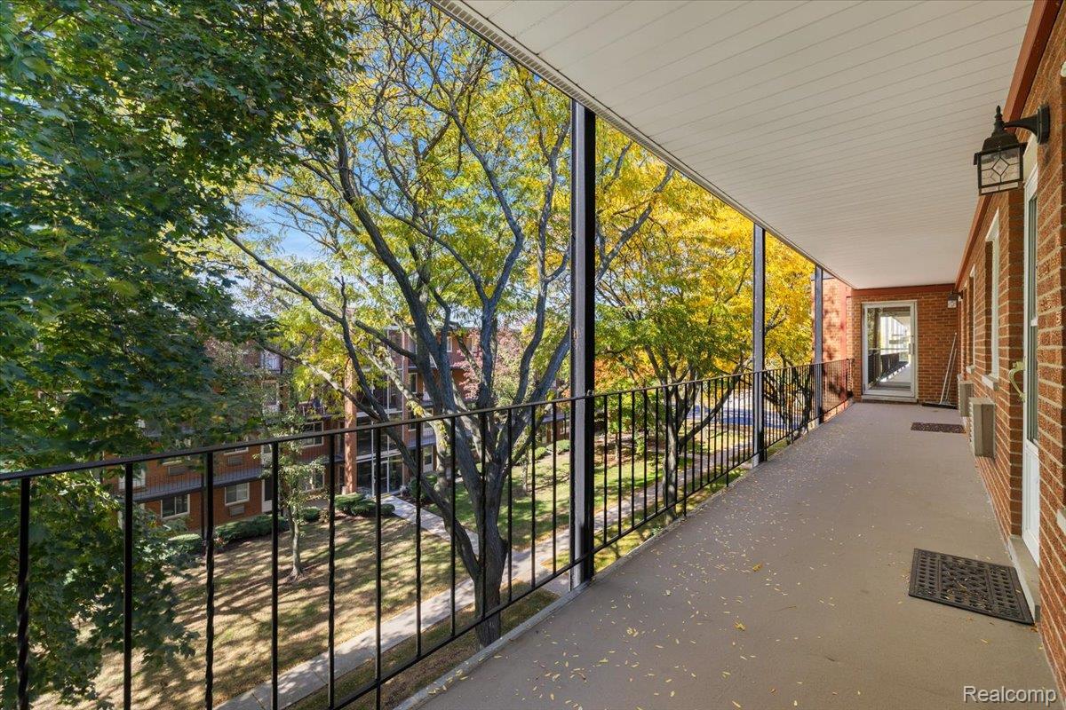 2915 W 13 Mile Road 407