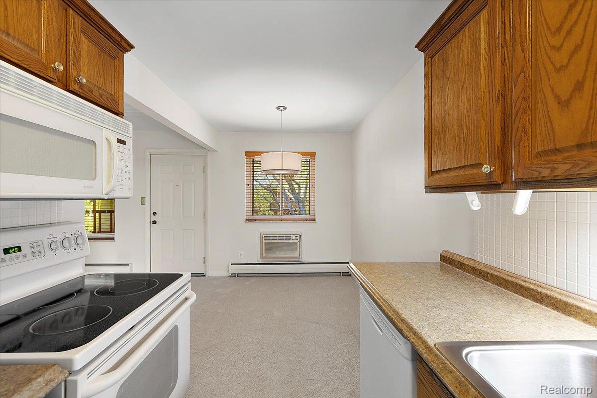 2915 W 13 Mile Road 407