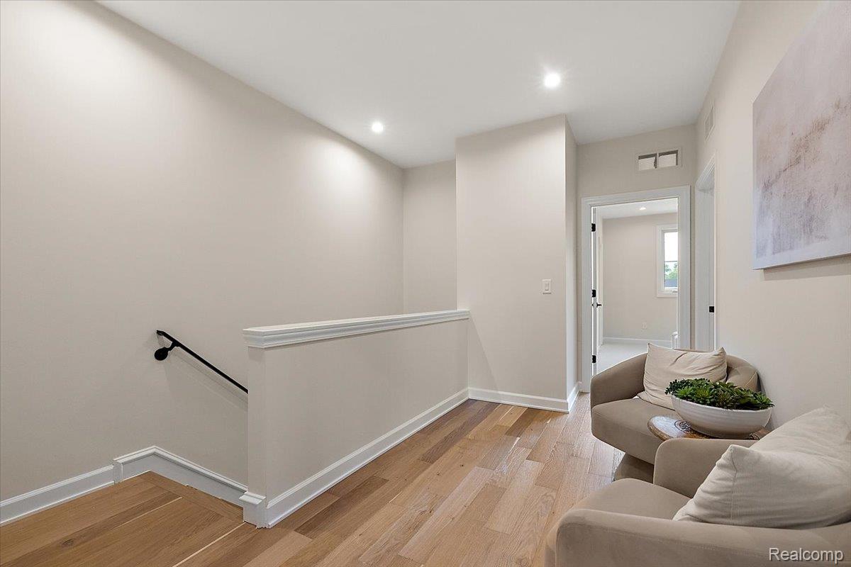 386 Notre Dame Street