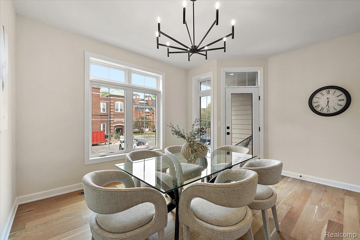 386 Notre Dame Street