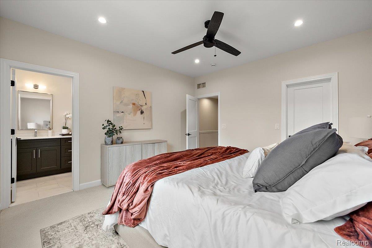 386 Notre Dame Street