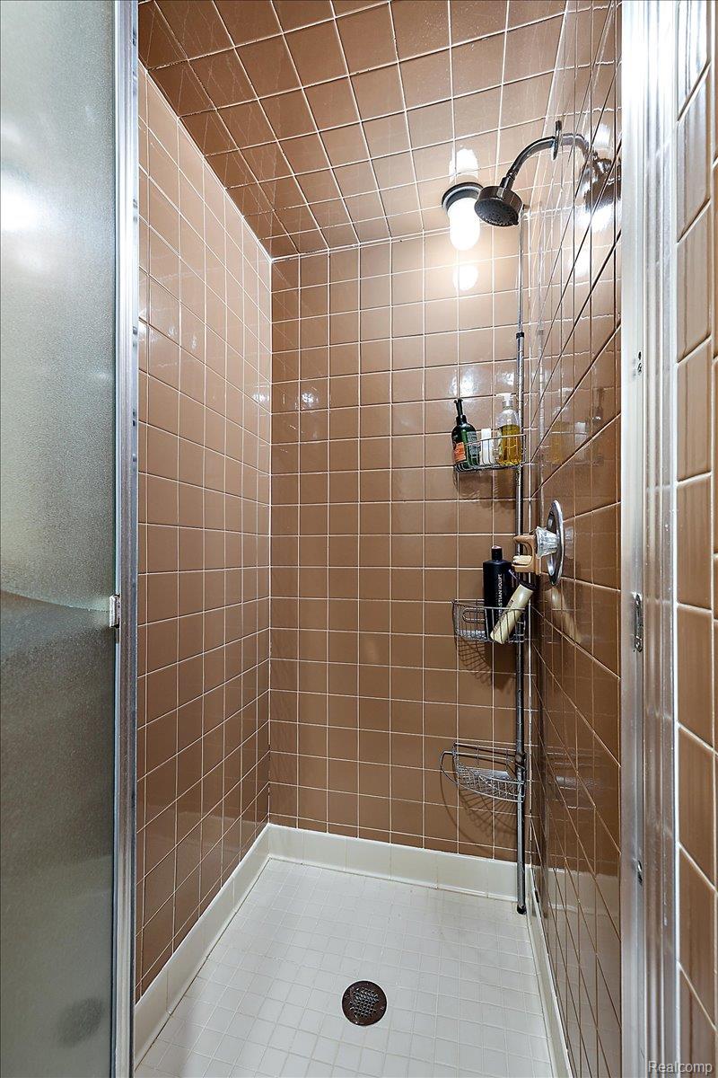 1932 Shore Hill Drive