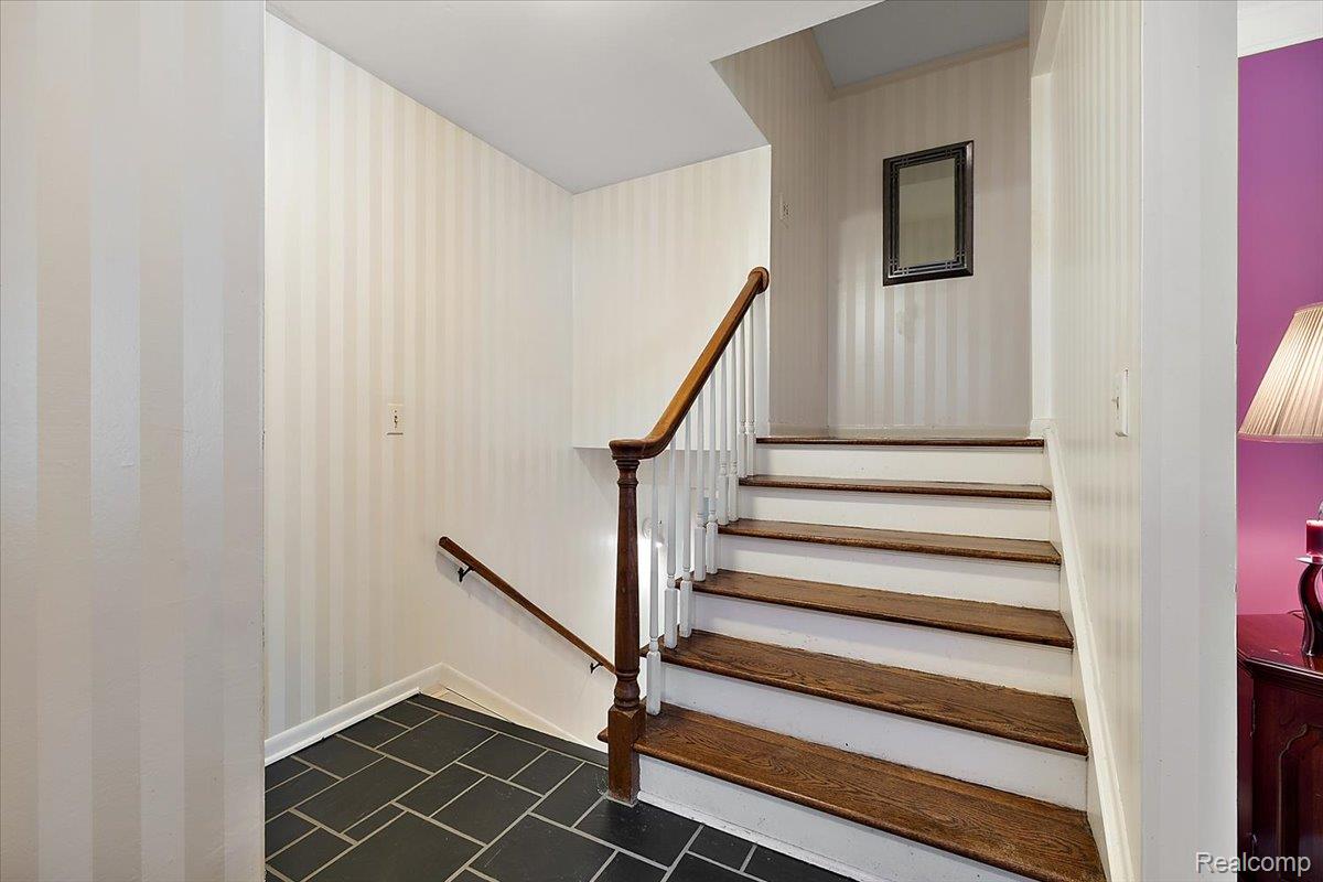 1932 Shore Hill Drive