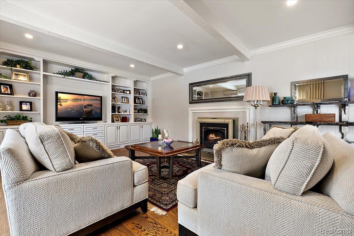 1932 Shore Hill Drive