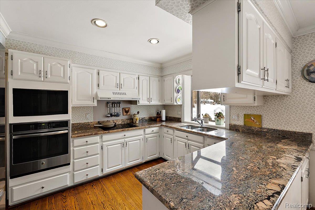 1932 Shore Hill Drive