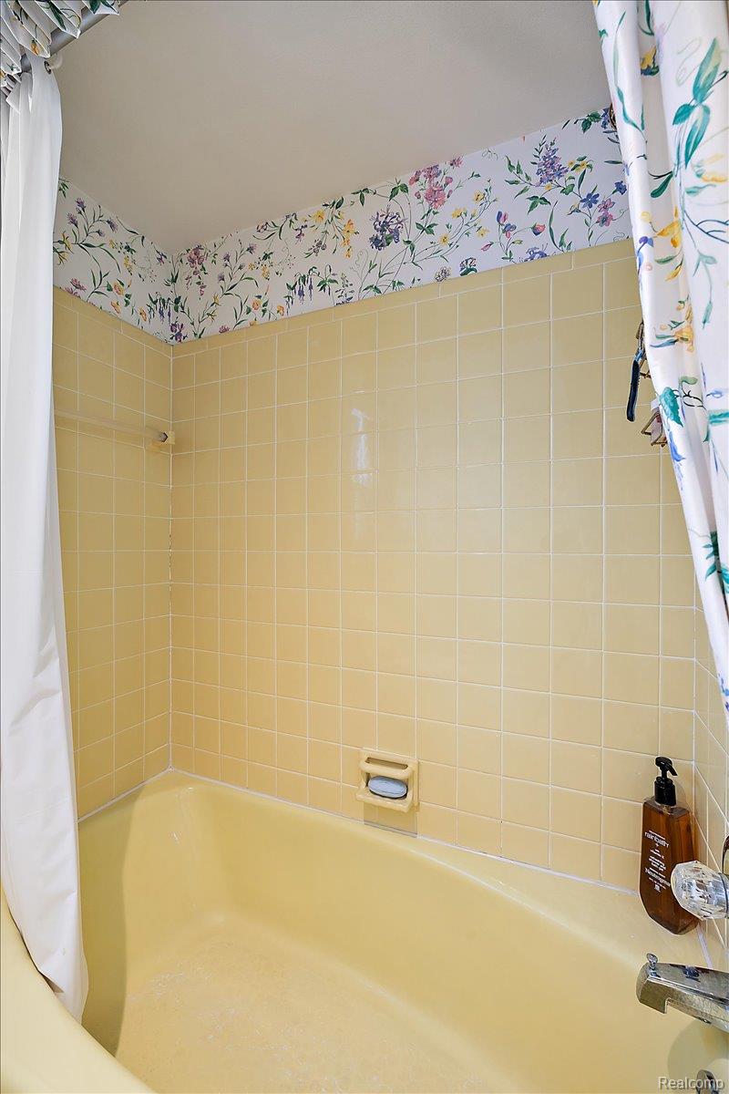 1932 Shore Hill Drive