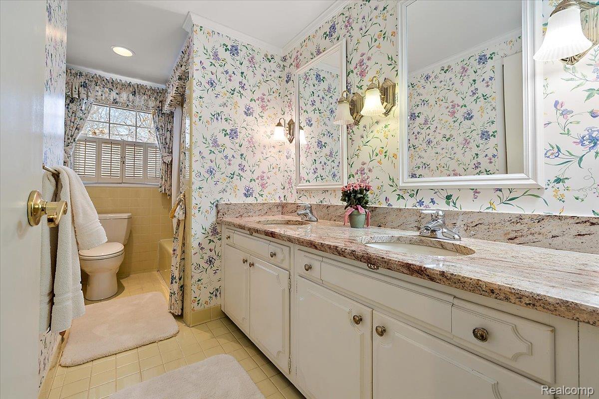 1932 Shore Hill Drive