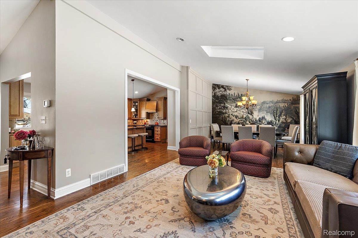 5193 Kellen Lane