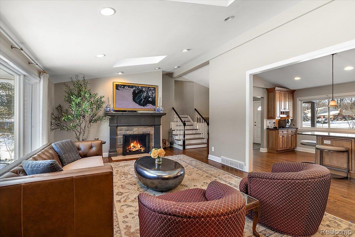 5193 Kellen Lane