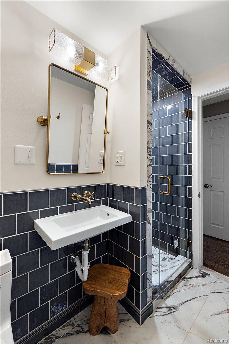 5193 Kellen Lane