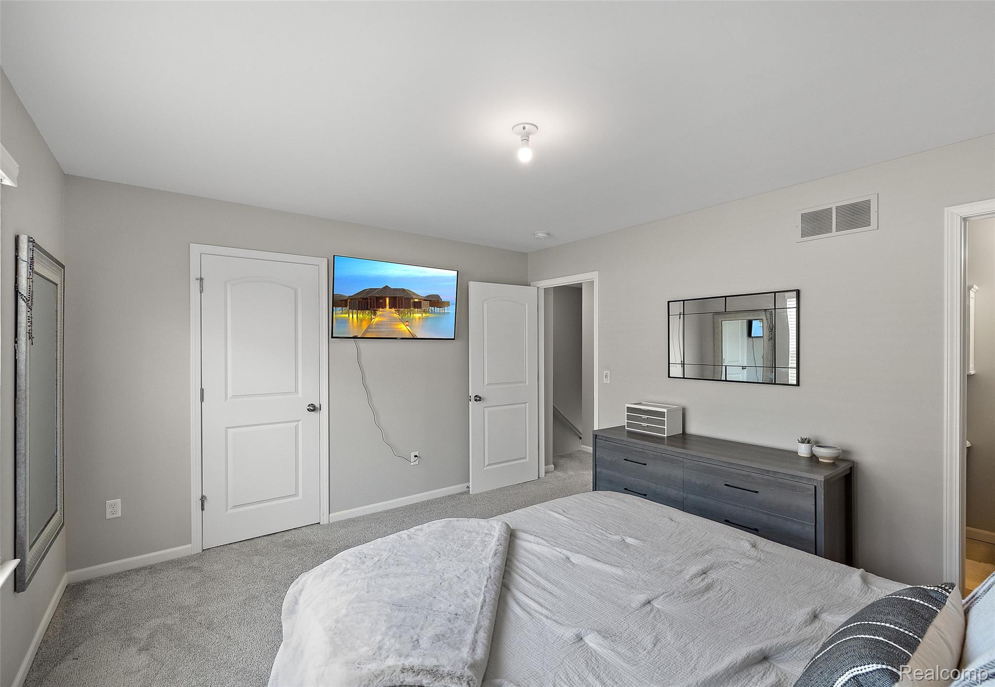 2500 Normandy Road 13