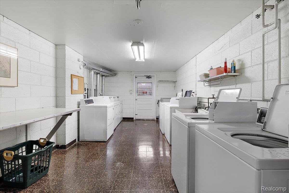 2915 W 13 Mile Road 407