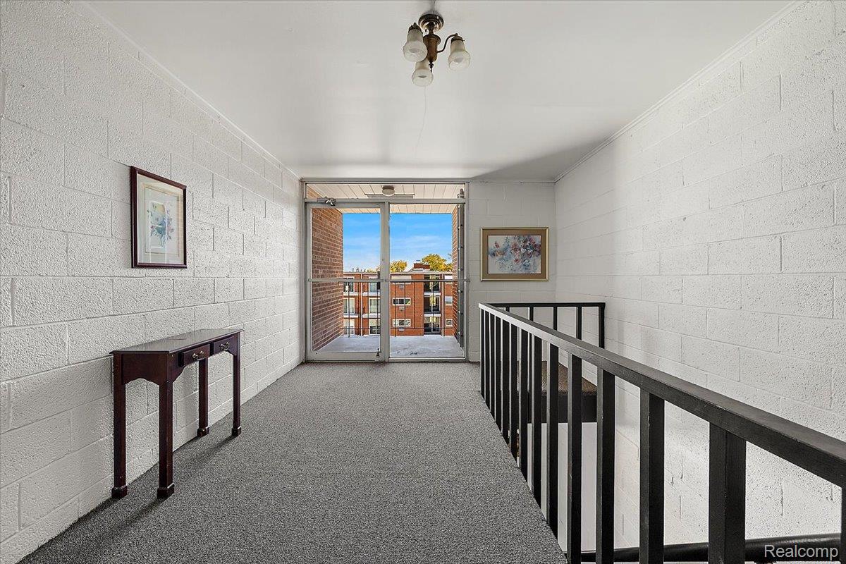 2915 W 13 Mile Road 407