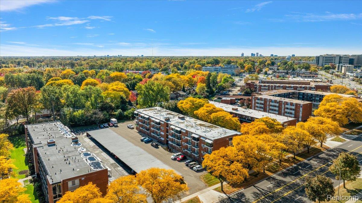 2915 W 13 Mile Road 407